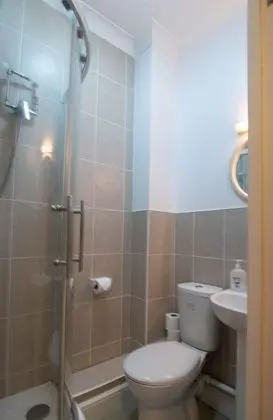 Standard Tek Büyük Yataklı Oda, Banyolu/Duşlu