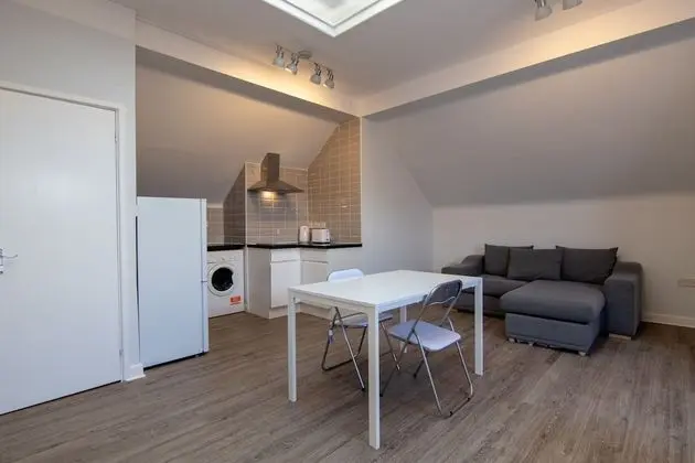 Stüdyo, Banyolu/Duşlu (OL)