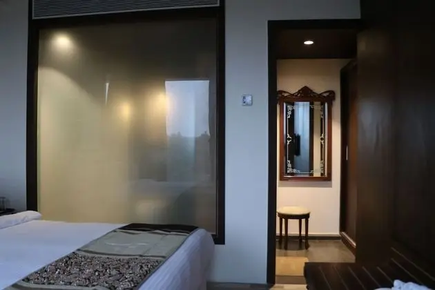 Club Oda, 1 En Büyük (King) Boy Yatak, Şehir Manzaralı