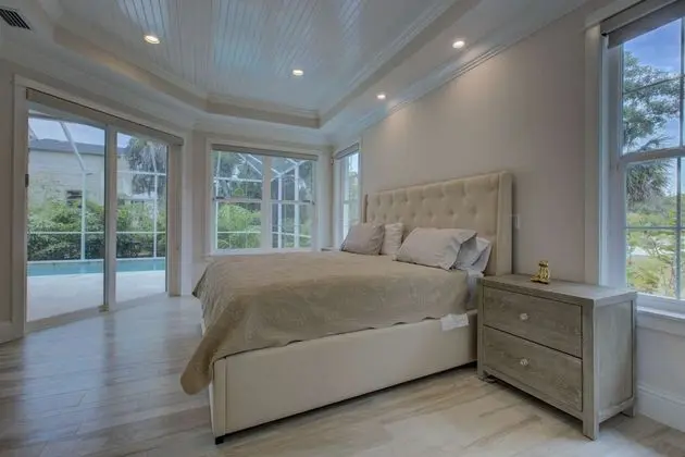 Ev (Shell Beach Hollow)