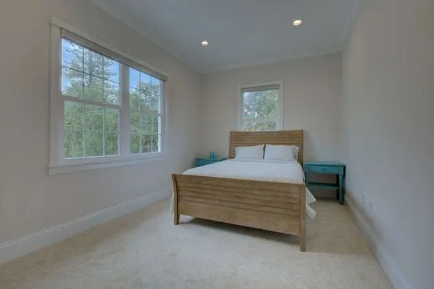 Ev (Shell Beach Hollow)