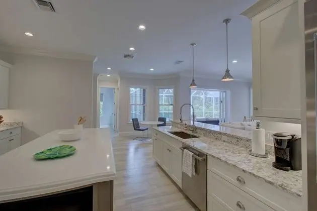 Ev (Shell Beach Hollow)