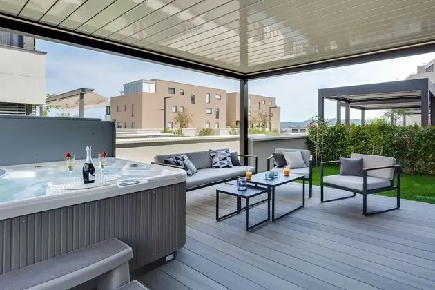 Luxury Apart Daire, 3 Yatak Odası, Sıcak Su Havuzu, Kısmi Deniz Manzaralı