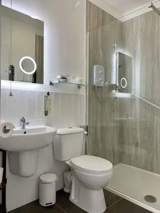 Classic Tek Büyük Yataklı Oda, Banyolu/Duşlu