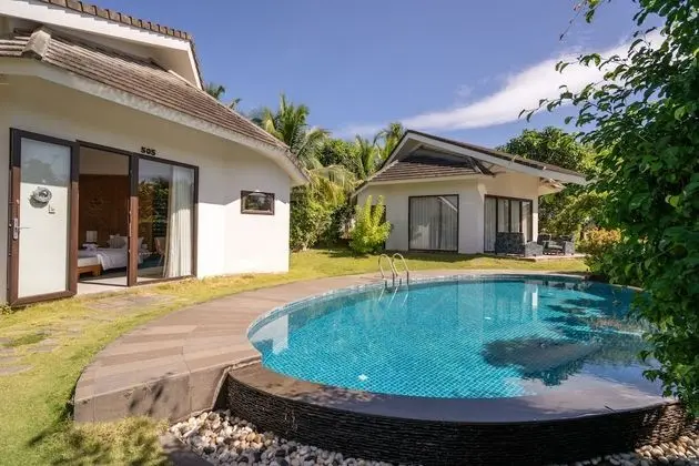 Luxury Villa, Havuz Kenarı