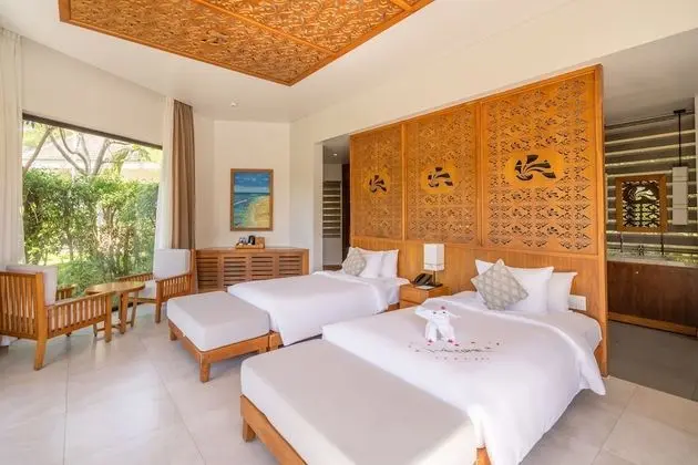 Luxury Villa, Havuz Kenarı