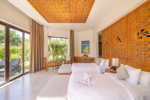Luxury Villa, Havuz Kenarı
