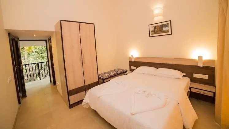 Deluxe Oda, Sigara İçilebilir, Havuz Manzaralı