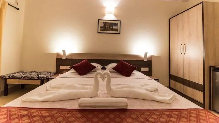 Deluxe Oda, Sigara İçilebilir, Havuz Manzaralı