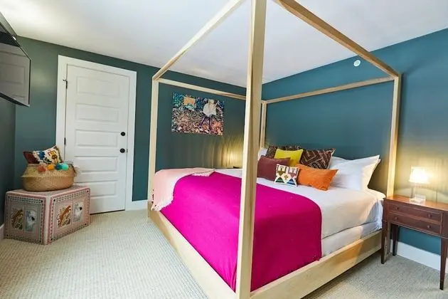 Oda, 1 En Büyük (King) Boy Yatak (Barn King)