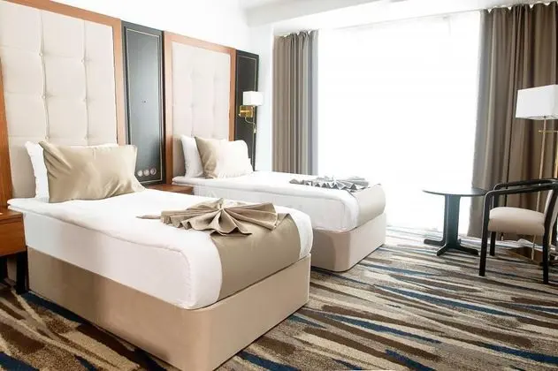 Twin Room, Sokak Manzaralı