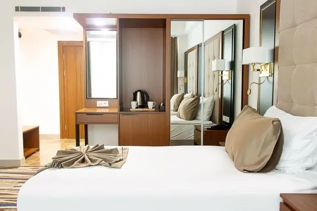 Twin Room, Sokak Manzaralı