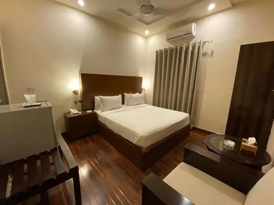 Deluxe Tek Büyük Yataklı Oda