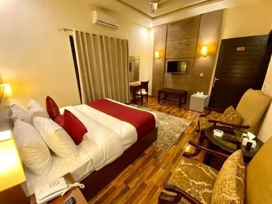 Deluxe Tek Büyük Yataklı Oda