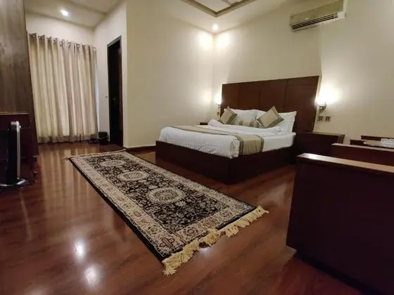 Deluxe Tek Büyük Yataklı Oda