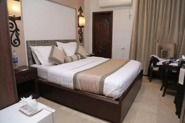 Deluxe Tek Büyük Yataklı Oda