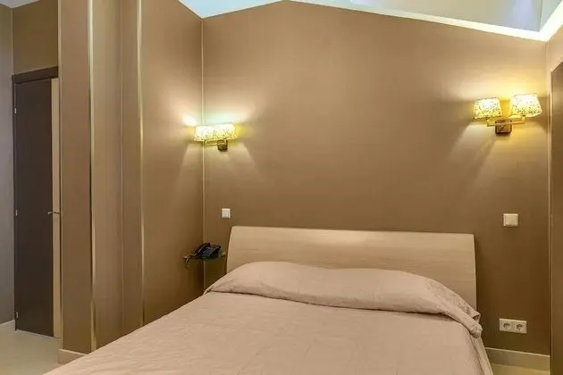 Basic Tek Büyük Yataklı Oda