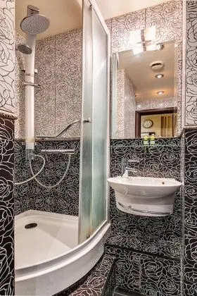 Basic Tek Büyük Yataklı Oda