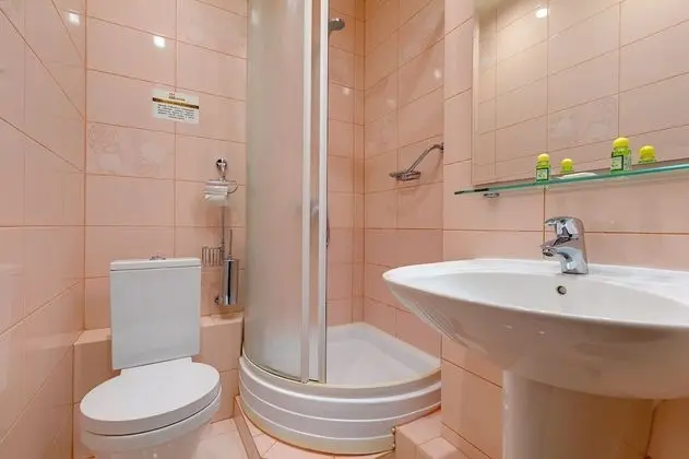 Basic Tek Büyük Yataklı Oda