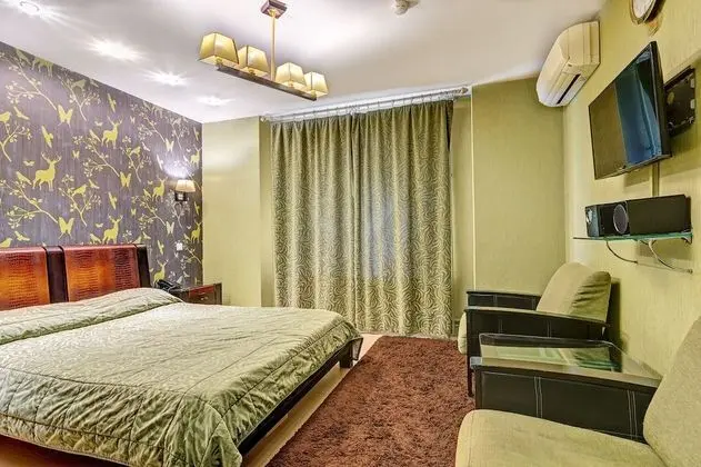 Business Tek Büyük Yataklı Oda