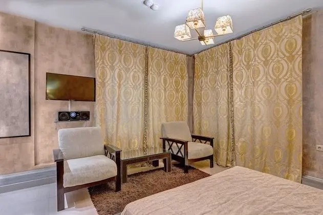 Business Tek Büyük Yataklı Oda