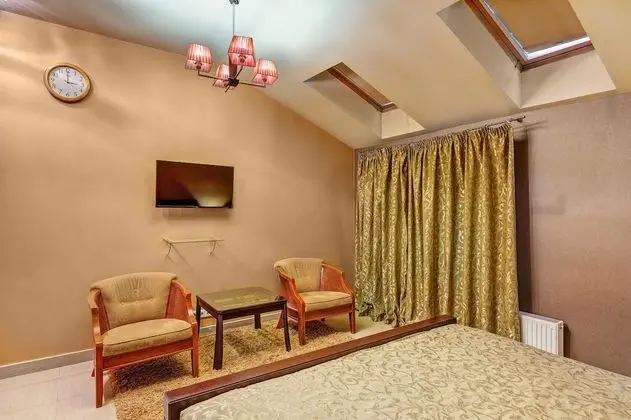 Business Tek Büyük Yataklı Oda