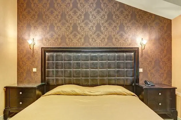 Business Tek Büyük Yataklı Oda