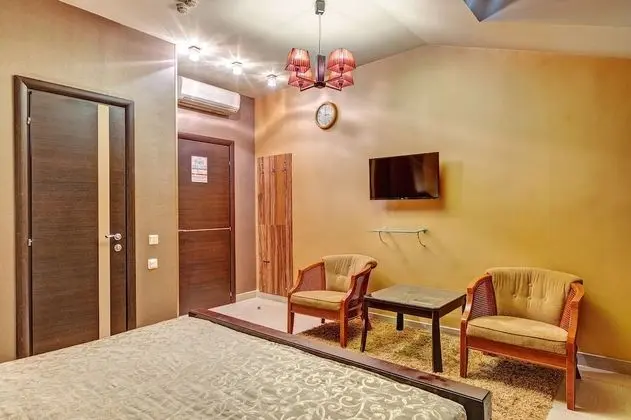 Business Tek Büyük Yataklı Oda