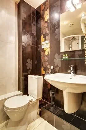 Business Tek Büyük Yataklı Oda