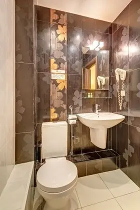 Business Tek Büyük Yataklı Oda