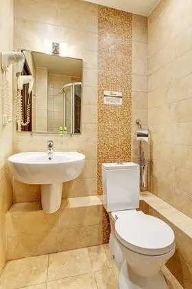 Business Tek Büyük Yataklı Oda