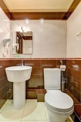 Business Tek Büyük Yataklı Oda