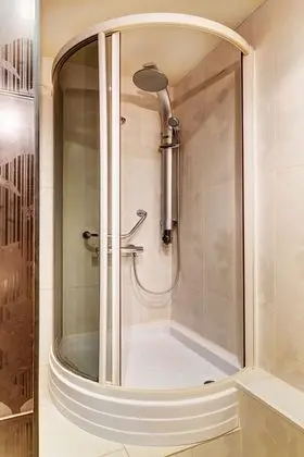 Business Tek Büyük Yataklı Oda