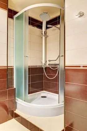 Business Tek Büyük Yataklı Oda