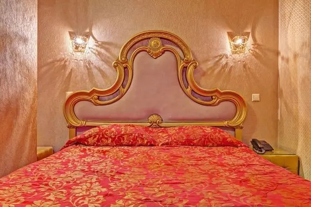 Comfort Tek Büyük Yataklı Oda