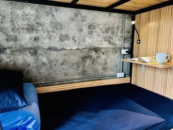 Basic Ortak Ranzalı Oda, Sadece erkekler için, Ortak Banyo
