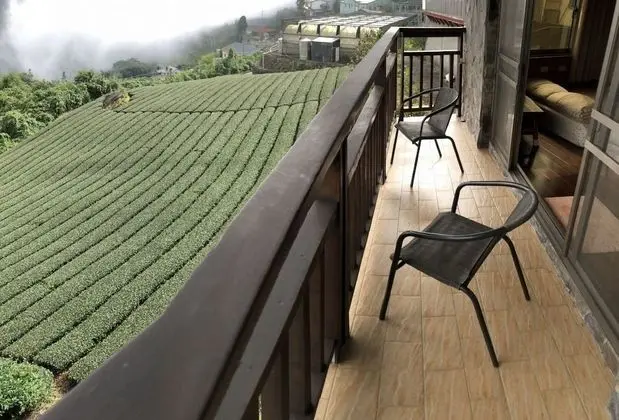 Dört Kişilik Oda, Balkon (202)