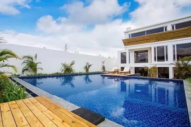 Villa (4-14PAX)