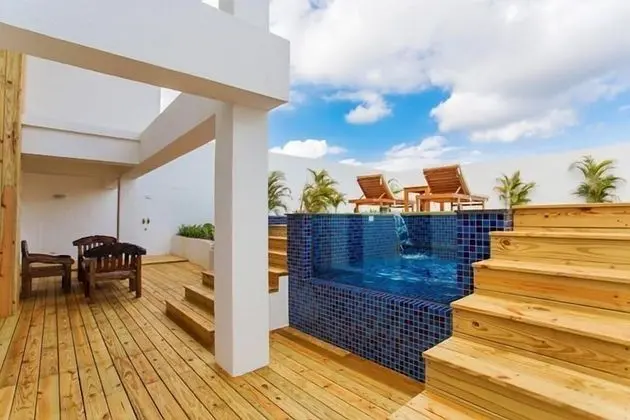 Villa (4-14PAX)