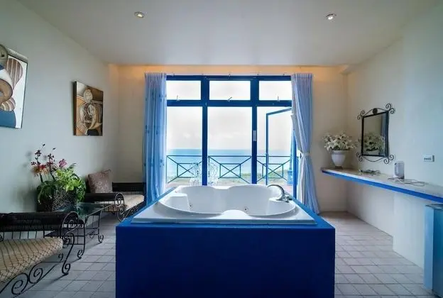 Deluxe Tek Büyük Yataklı Oda, Kısmi Deniz Manzarası