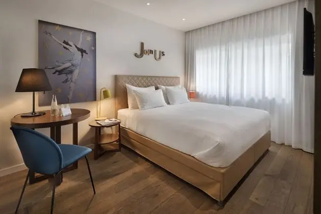 Classic Tek Büyük veya İki Ayrı Yataklı Oda