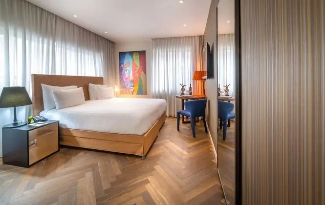 Superior Tek Büyük veya İki Ayrı Yataklı Oda