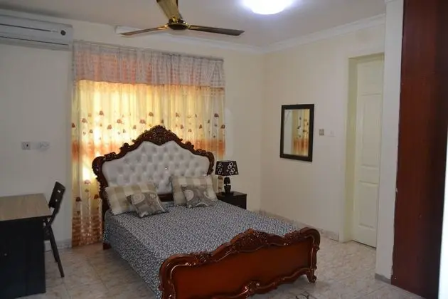 Tek Büyük Yataklı Oda, Ortak Banyo