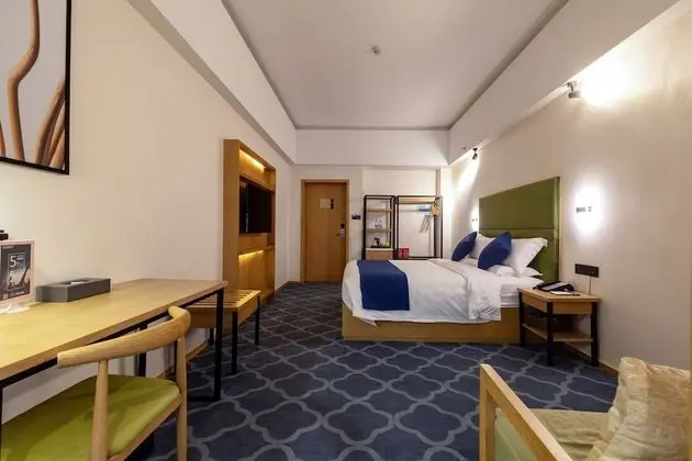 Deluxe Tek Büyük Yataklı Oda