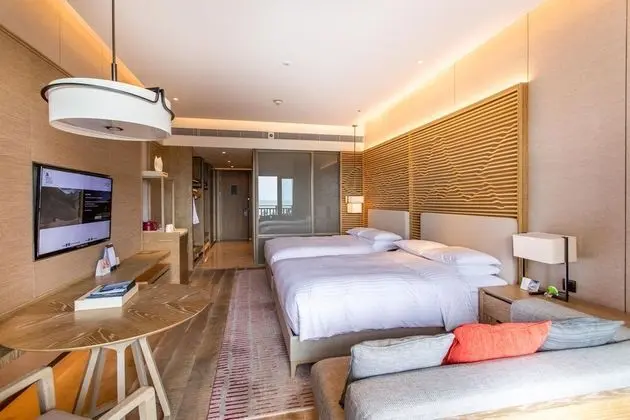 Deluxe Oda, 2 Çift Kişilik Yatak, Sigara İçilebilir, Kısmi Deniz Manzaralı
