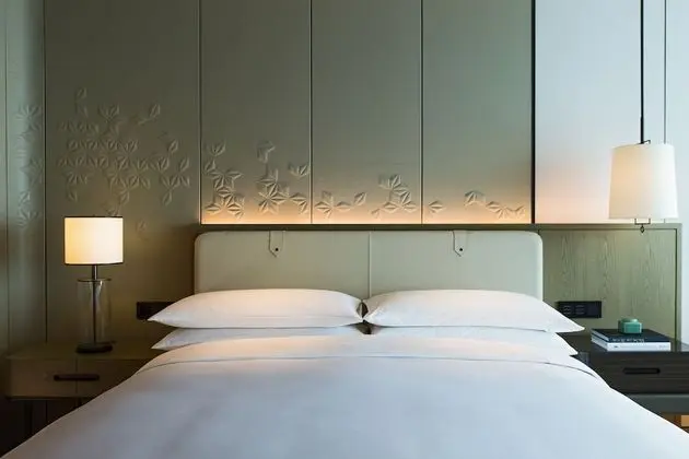 Oda, 2 Çift Kişilik Yatak, Koy Manzaralı