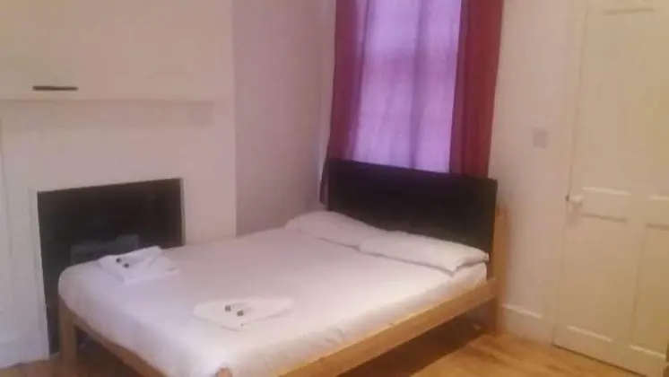 Basic Tek Büyük Yataklı Oda