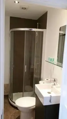 Basic Tek Büyük Yataklı Oda