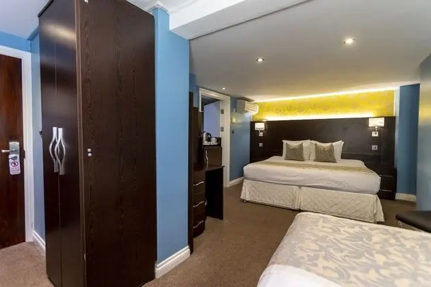 Üç Kişilik Oda (3 single beds)