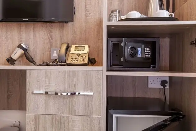 Üç Kişilik Oda (3 single beds)